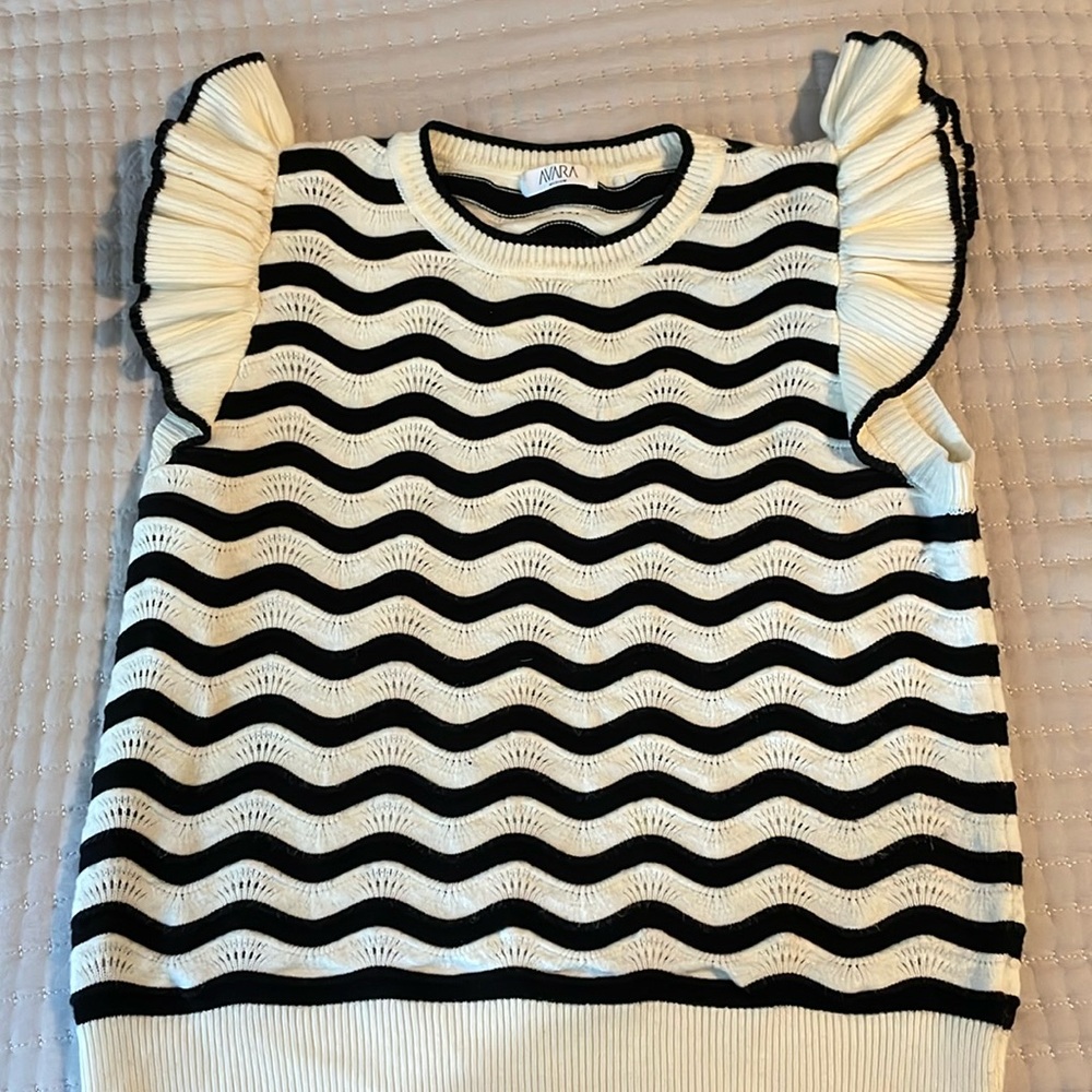 Avara Sweater Top